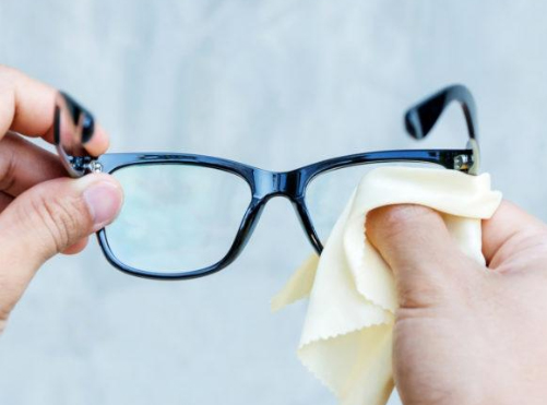 Comment nettoyer ses lunettes de vue ?